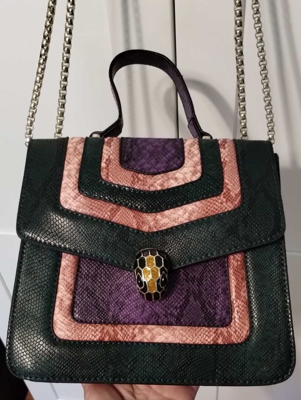 Women’s Black Multicolor Textured Chain Strap Shoulder Bag With Snake Closure.